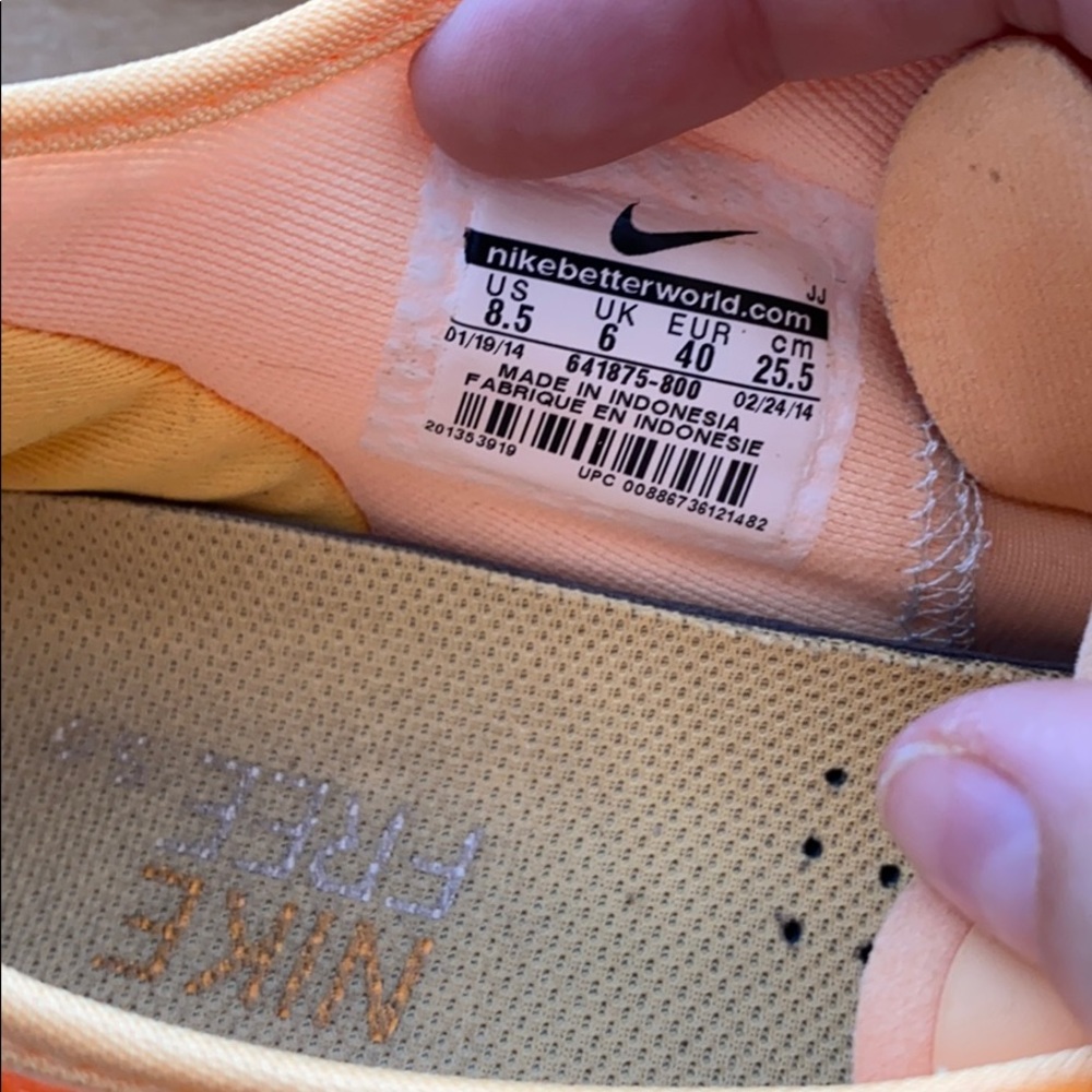 Orange melon nike free sneakers - Picture 9 of 11